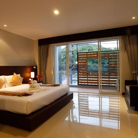 Nize Hotel - Sha Plus Phuket Exterior photo