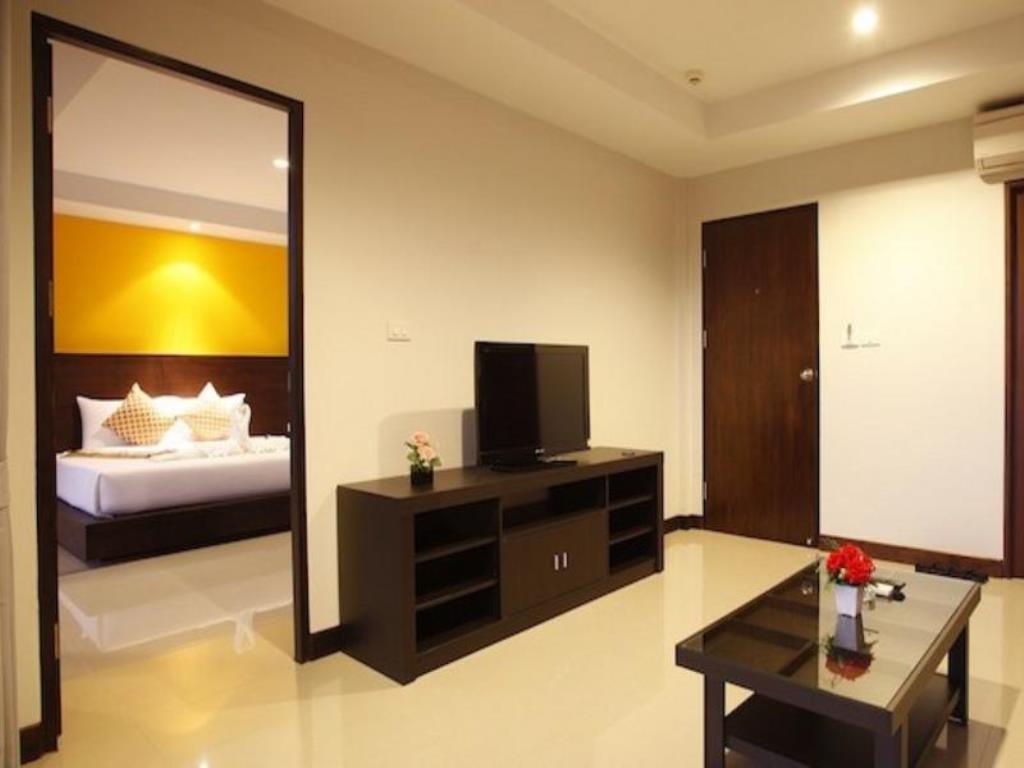 Nize Hotel - Sha Plus Phuket Exterior photo