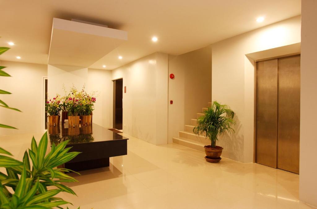 Nize Hotel - Sha Plus Phuket Exterior photo