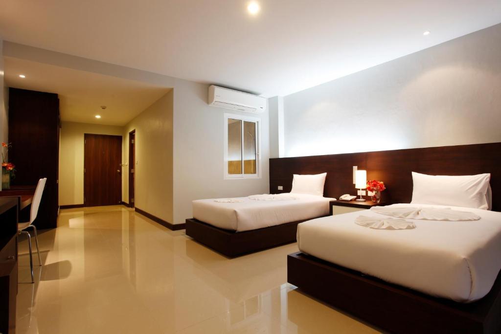 Nize Hotel - Sha Plus Phuket Room photo