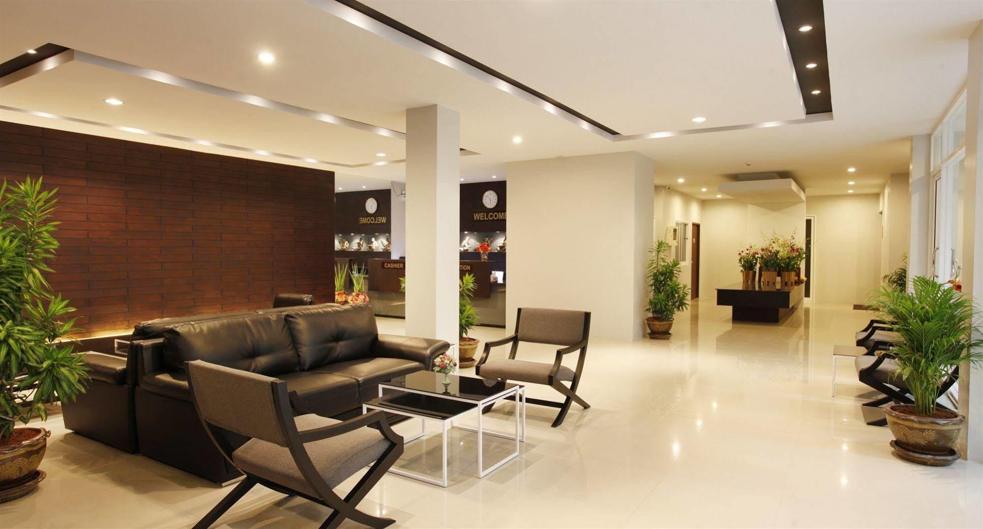 Nize Hotel - Sha Plus Phuket Exterior photo
